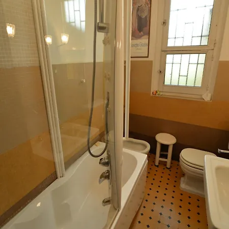 Casa vacanze Elegant In With Garden And Pool