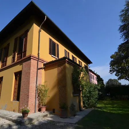 Casa vacanze Elegant In With Garden And Pool