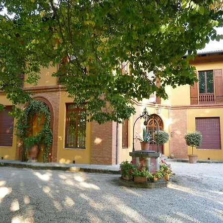 Elegant In With Garden And Pool Holiday home Faenza