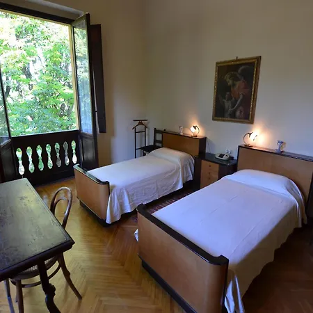 Elegant In With Garden And Pool *