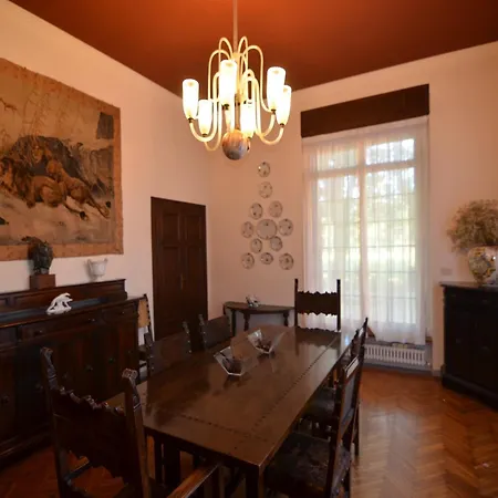 Elegant In With Garden And Pool פאנצה