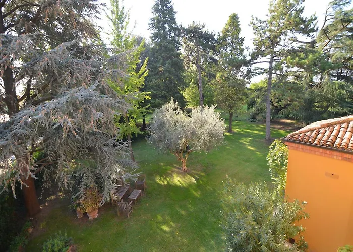 Hébergement de vacances Elegant In With Garden And Pool Faenza