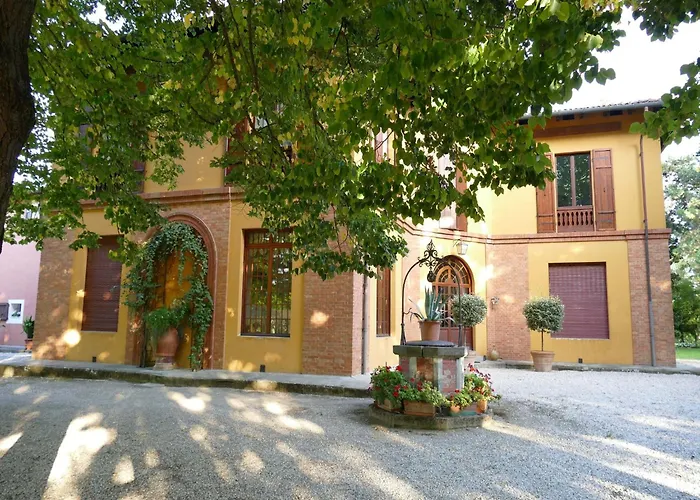 Elegant In With Garden And Pool Hébergement de vacances Faenza