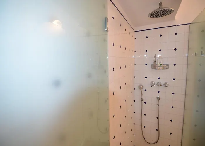 Elegant In With Garden And Pool * 파엔차